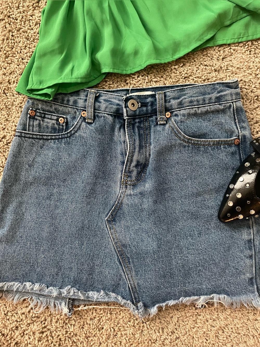 Dance & Marvel Woman’s Denim Skirt in SZ S in gently used condition